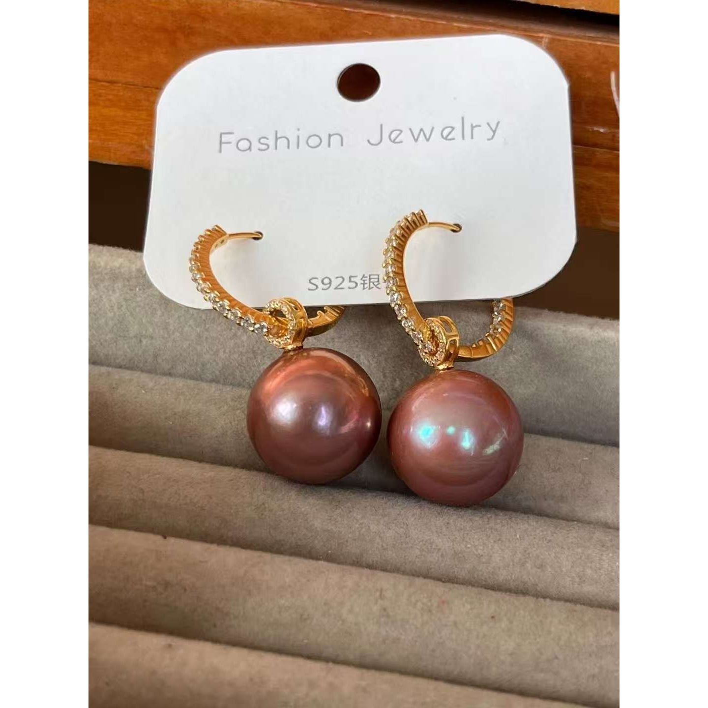 17mm Flawless Round Natural Freshwater Purple Pearl Earrings