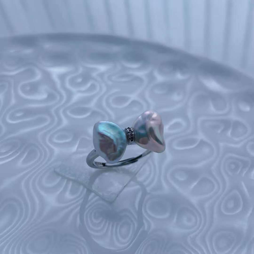 Aurora Bicolor Bow Keshi Pearl Ring