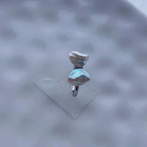 Aurora Bicolor Bow Keshi Pearl Ring