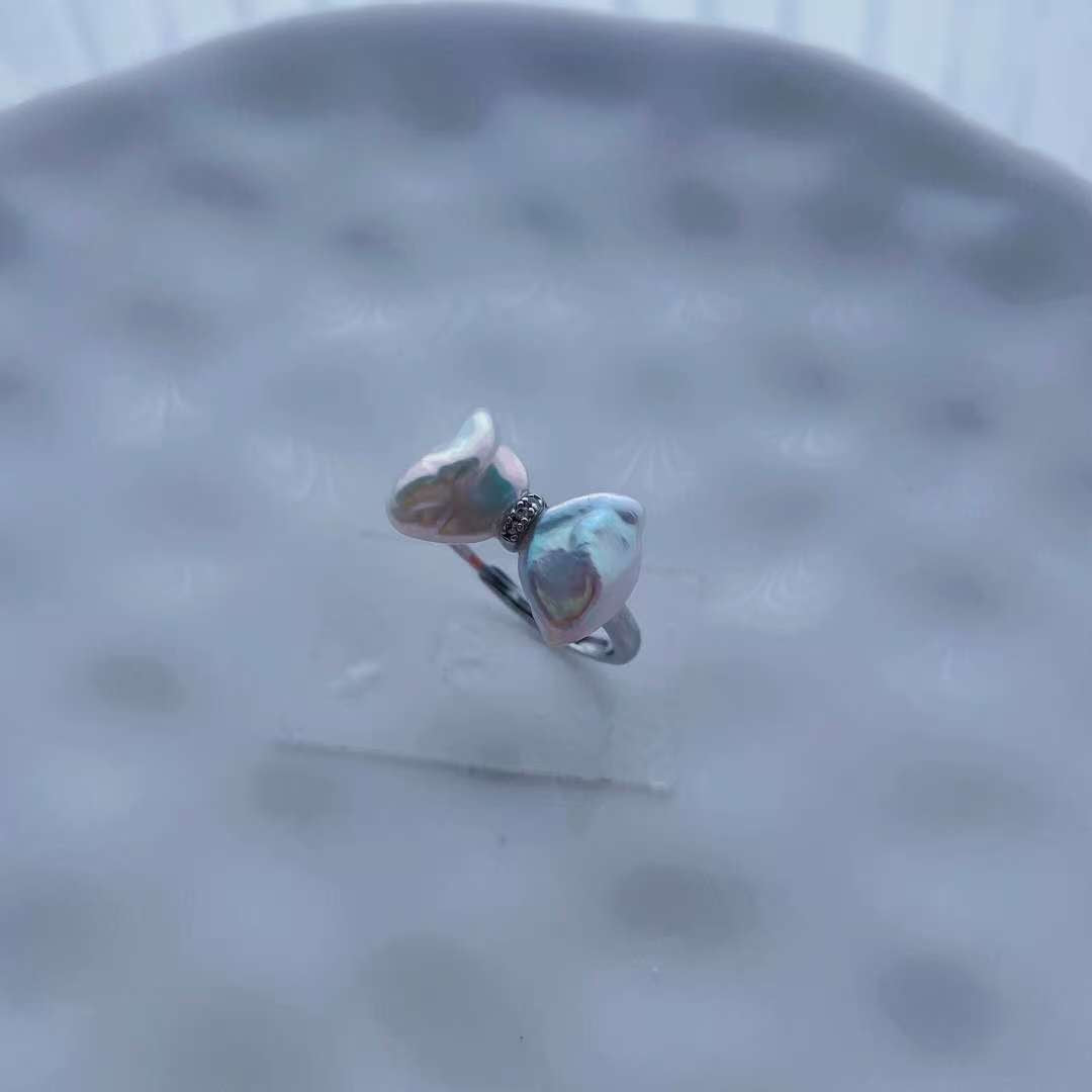 Aurora Bicolor Bow Keshi Pearl Ring