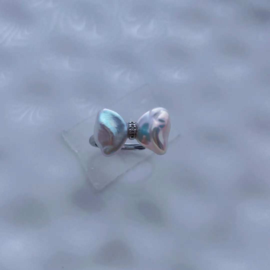 Aurora Bicolor Bow Keshi Pearl Ring