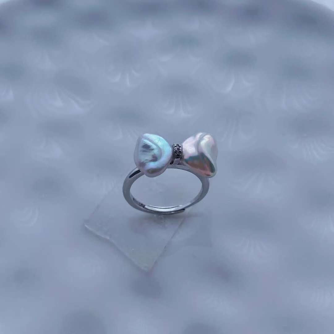 Aurora Bicolor Bow Keshi Pearl Ring