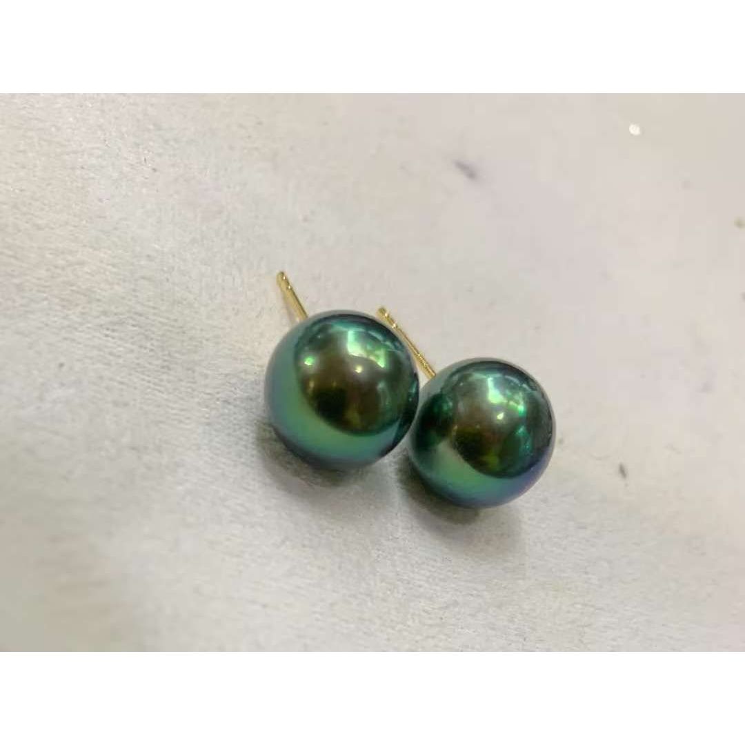 Vivid Green Cold Island Tahitian Pearl Studs