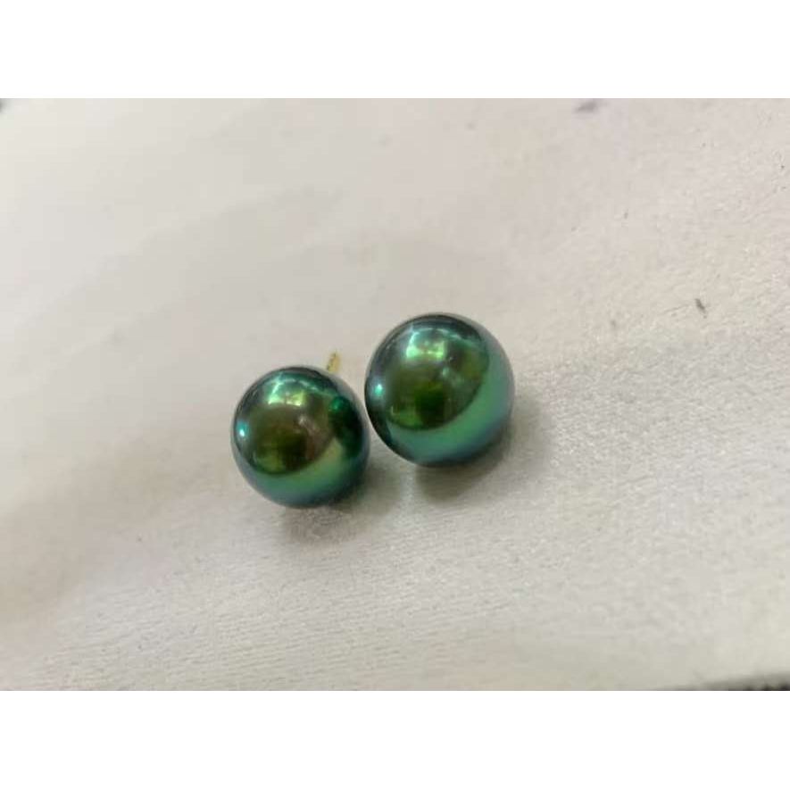 Vivid Green Cold Island Tahitian Pearl Studs