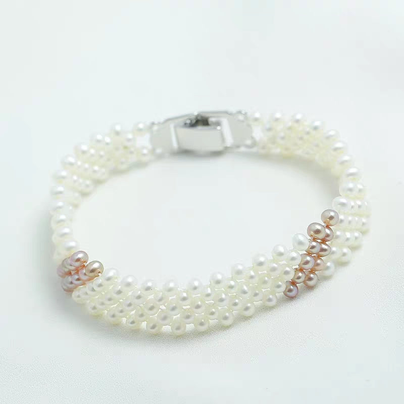 S115 Alça de mão trançada Pérola barroca de água doce cultivada (3,5-4mm). Conjunto de pulseira elástica
