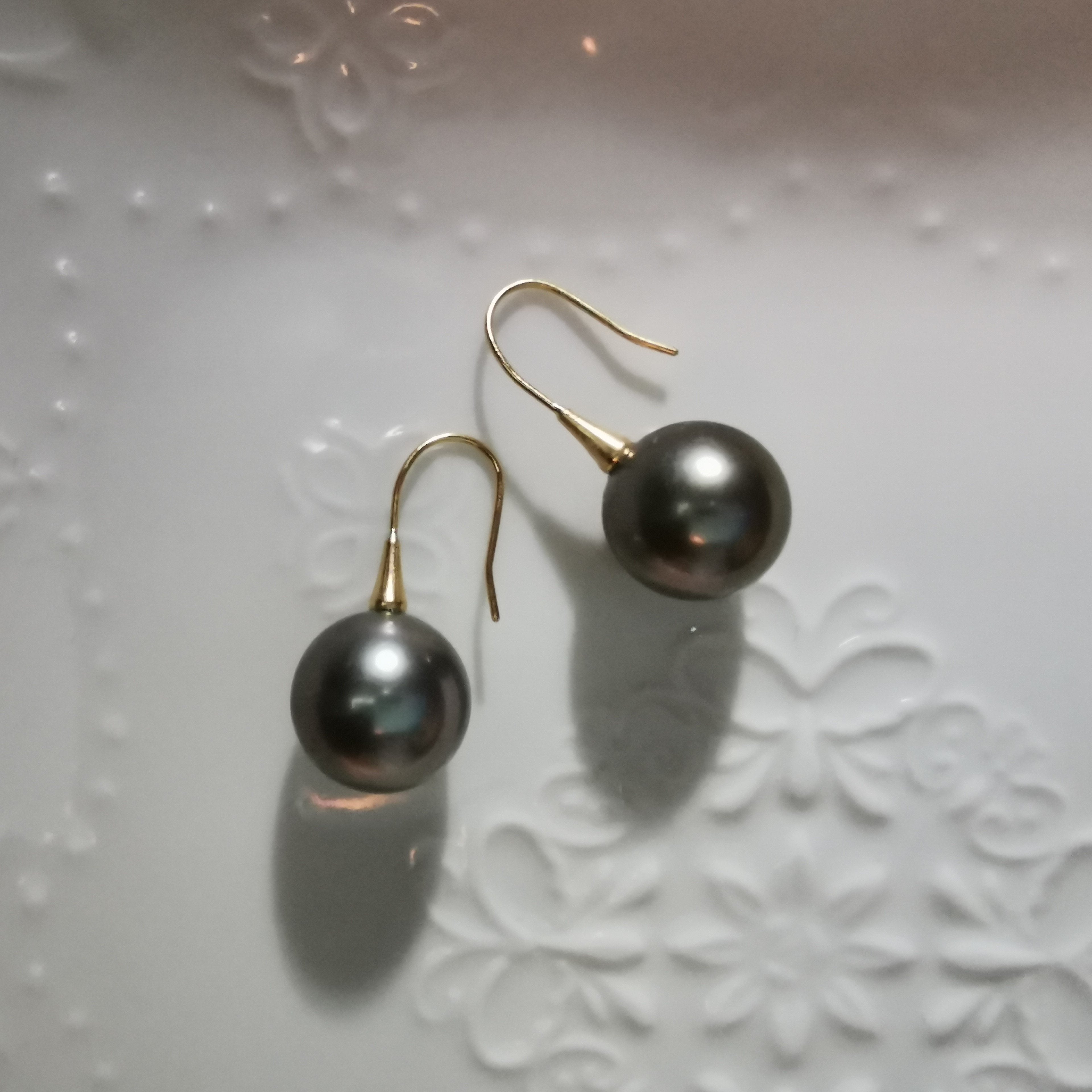 Tahitian Pearl Hook Earrings