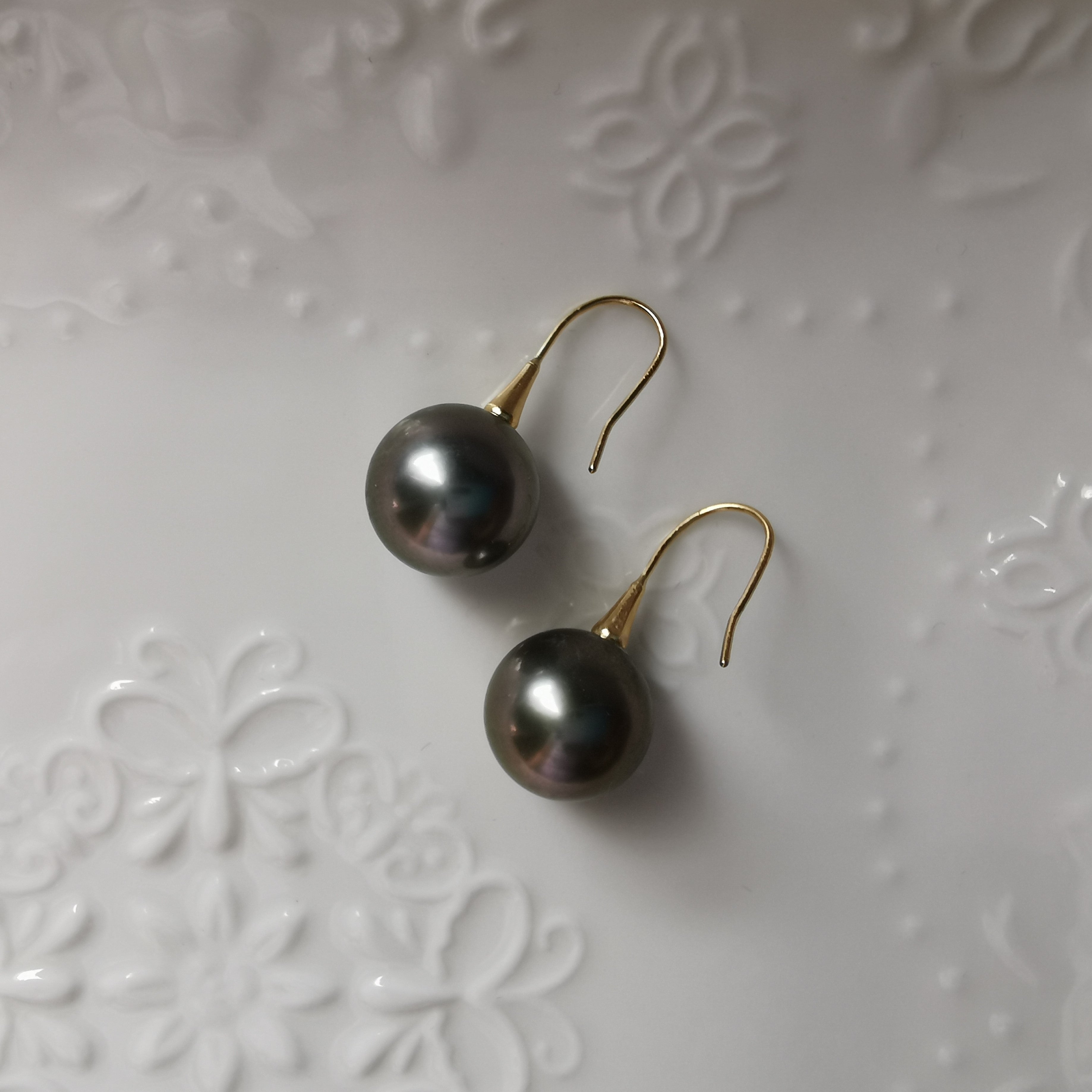 Tahitian Pearl Hook Earrings