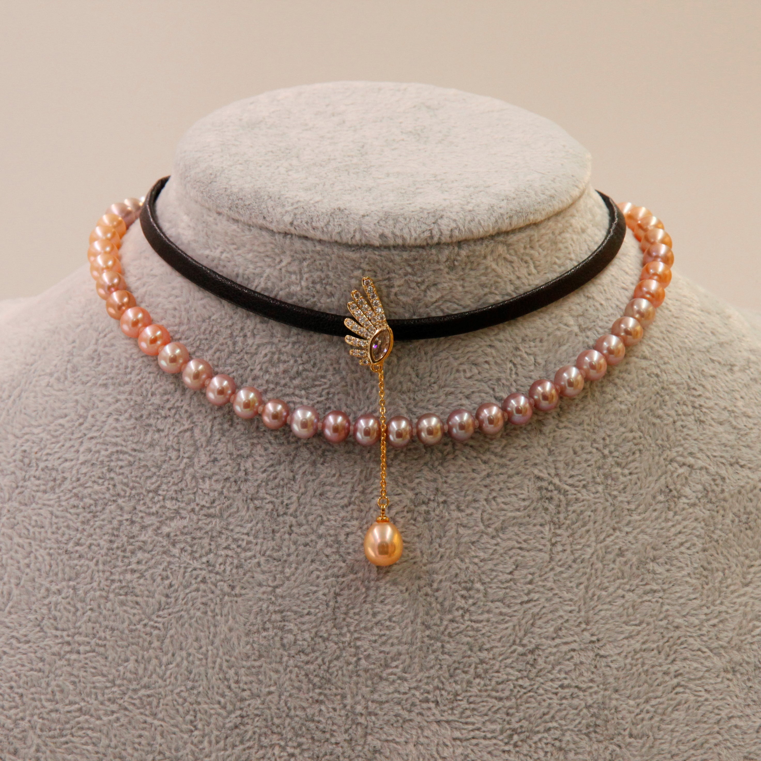 Tour de cou en cuir avec pendentif perle