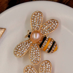Broche perle de culture d'abeille potelée