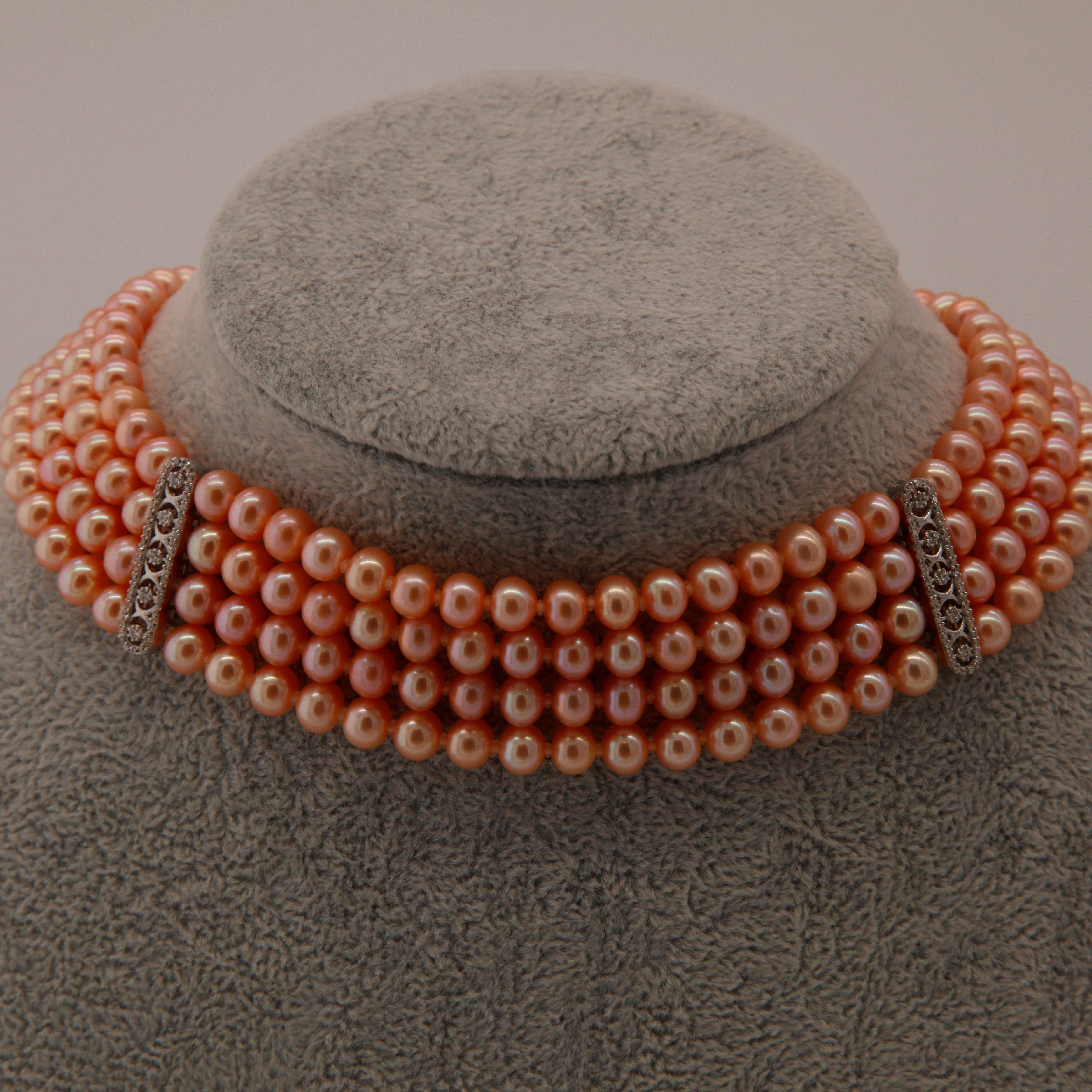 Collar de perlas de gargantilla de cuatro hilos rojo naranja