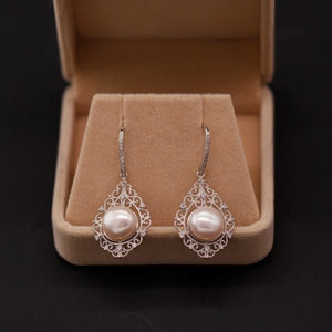 Retro Pearl Earrings