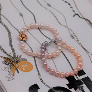 Clássico colar de pérolas e conjunto de pulseiras- branco