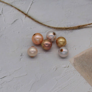 Tour de cou en cuir avec pendentif perle