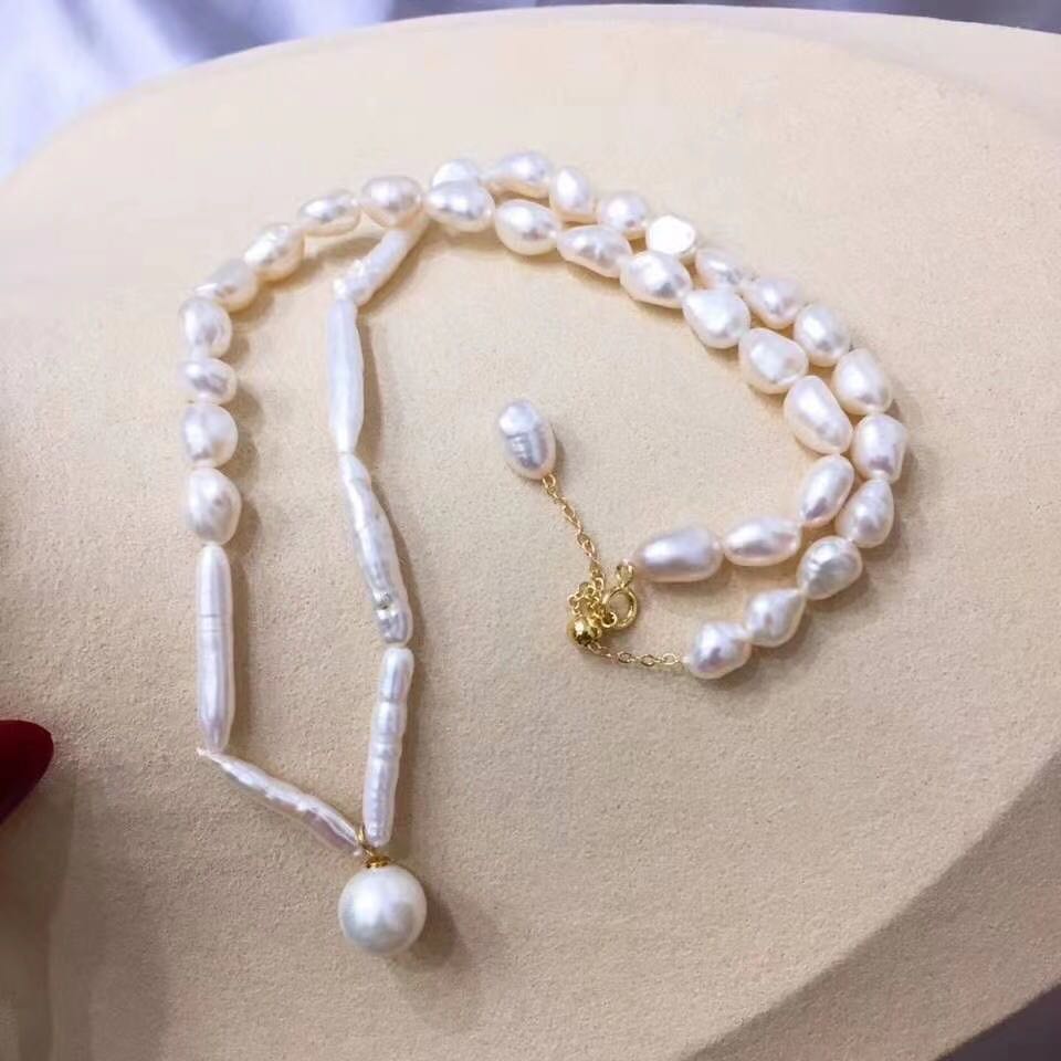 Collier de perles bébé