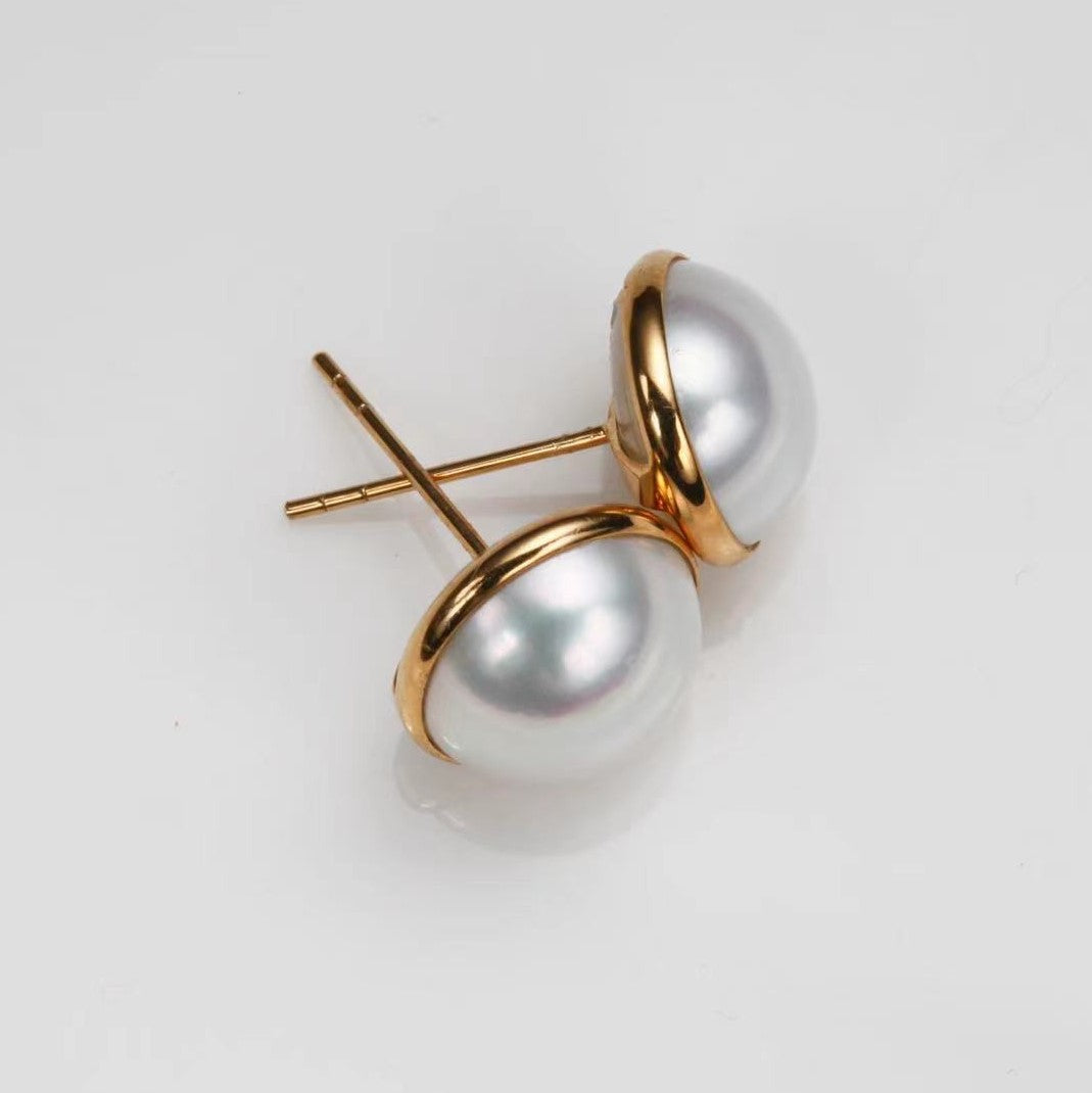 Classic Mabe Stud Earring